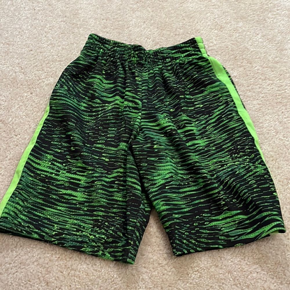 BOYS SIZE MEDIUM 8/10 CHAMPION SHORTS